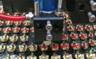 溫州**工藝品加工有限公司采購精密視覺點膠機(jī)合作案例